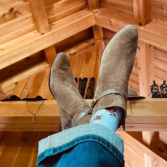 Gravati Luxury Suede Ankle Boots - Picture 8 of 8